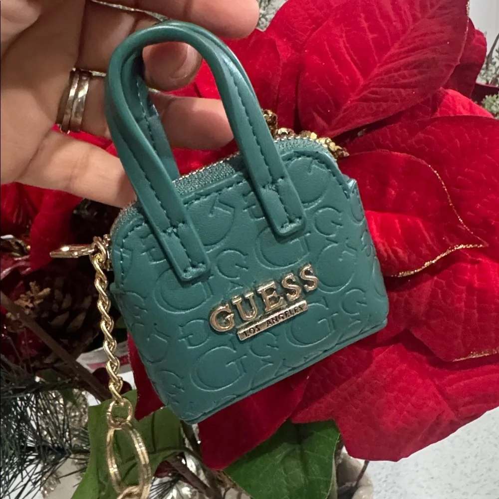 💚Guess Mini Bag Key Charm